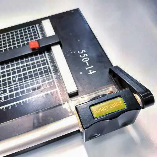 rotary paper cutter